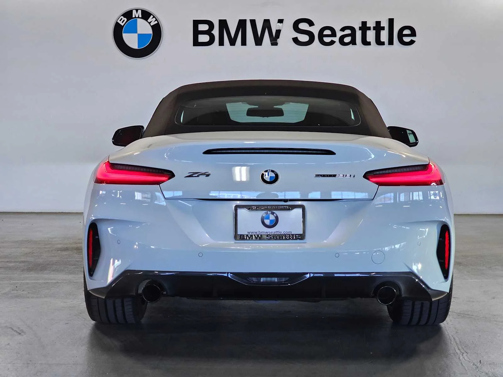 New 2026 Alpine White BMW sDrive30i image 5