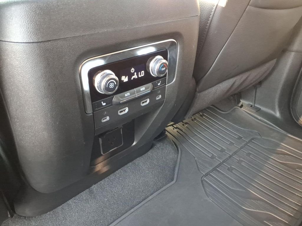 Used 2024 Onyx Black GMC Denali image 4