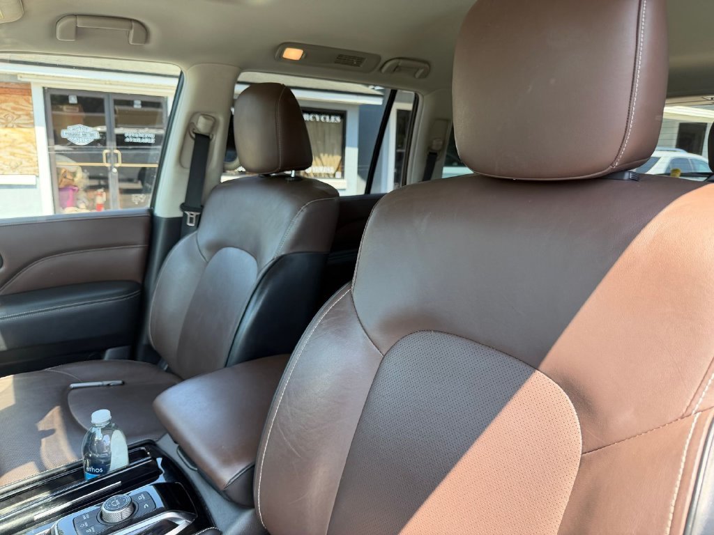 Used 2022 White INFINITI Premium Select image 4