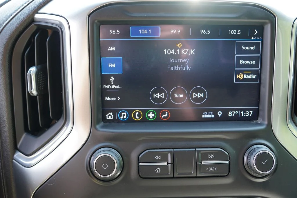 Used 2019 Silver Ice Metallic Chevrolet LT image 26