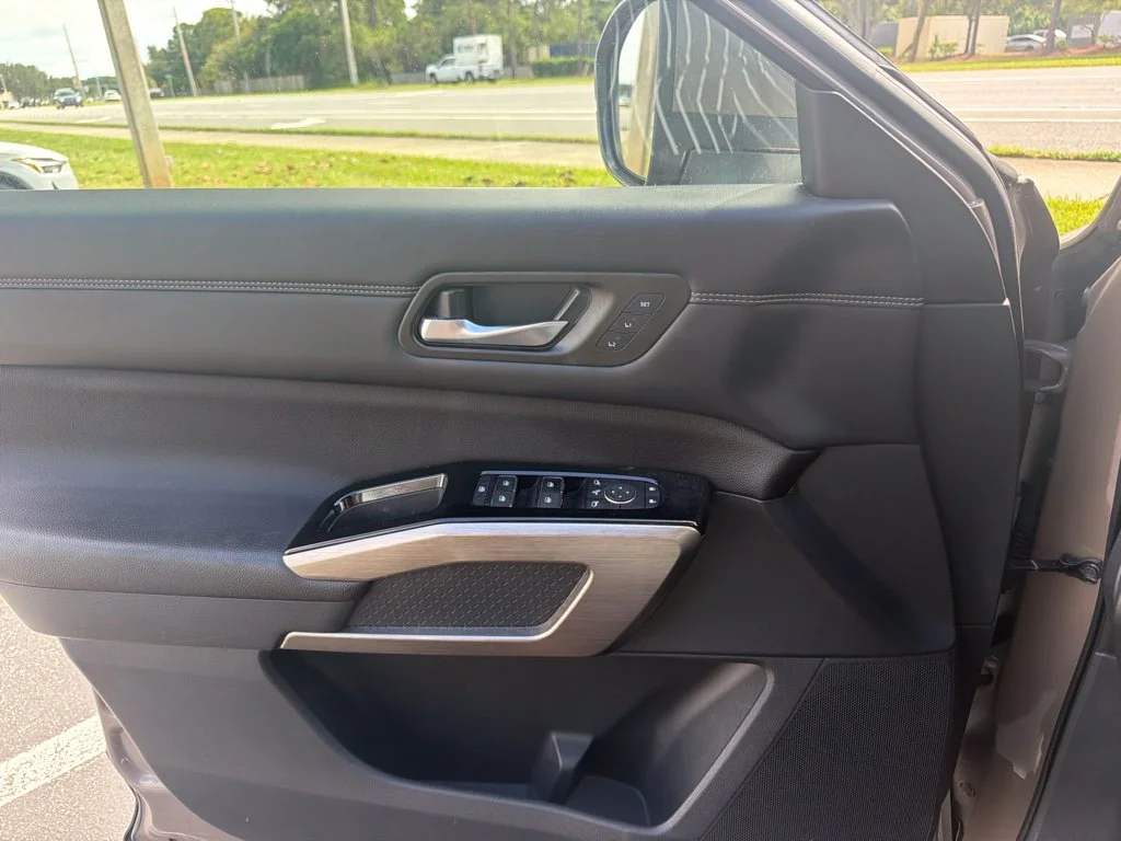 Used 2024 Beige Nissan Platinum image 7