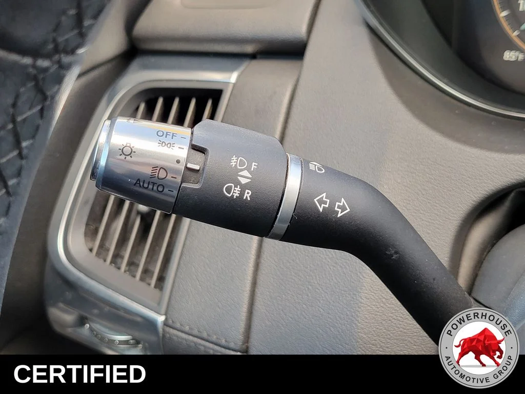 Used 2021  Jaguar P250 SE image 33