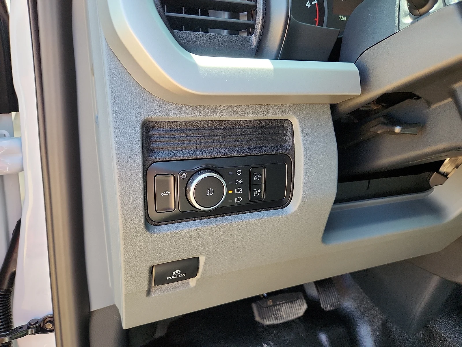 New 2026 Oxford White Ford F-350® XL image 15