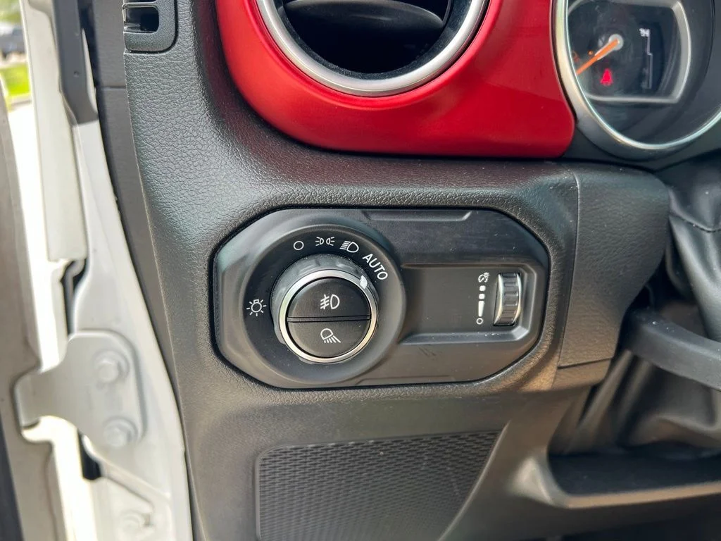Certified Used 2023 White Jeep Rubicon image 24