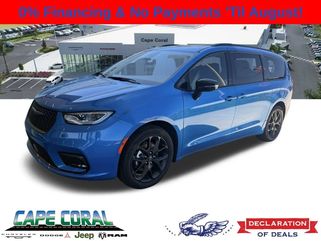 2026 Chrysler Pacifica Select's photo