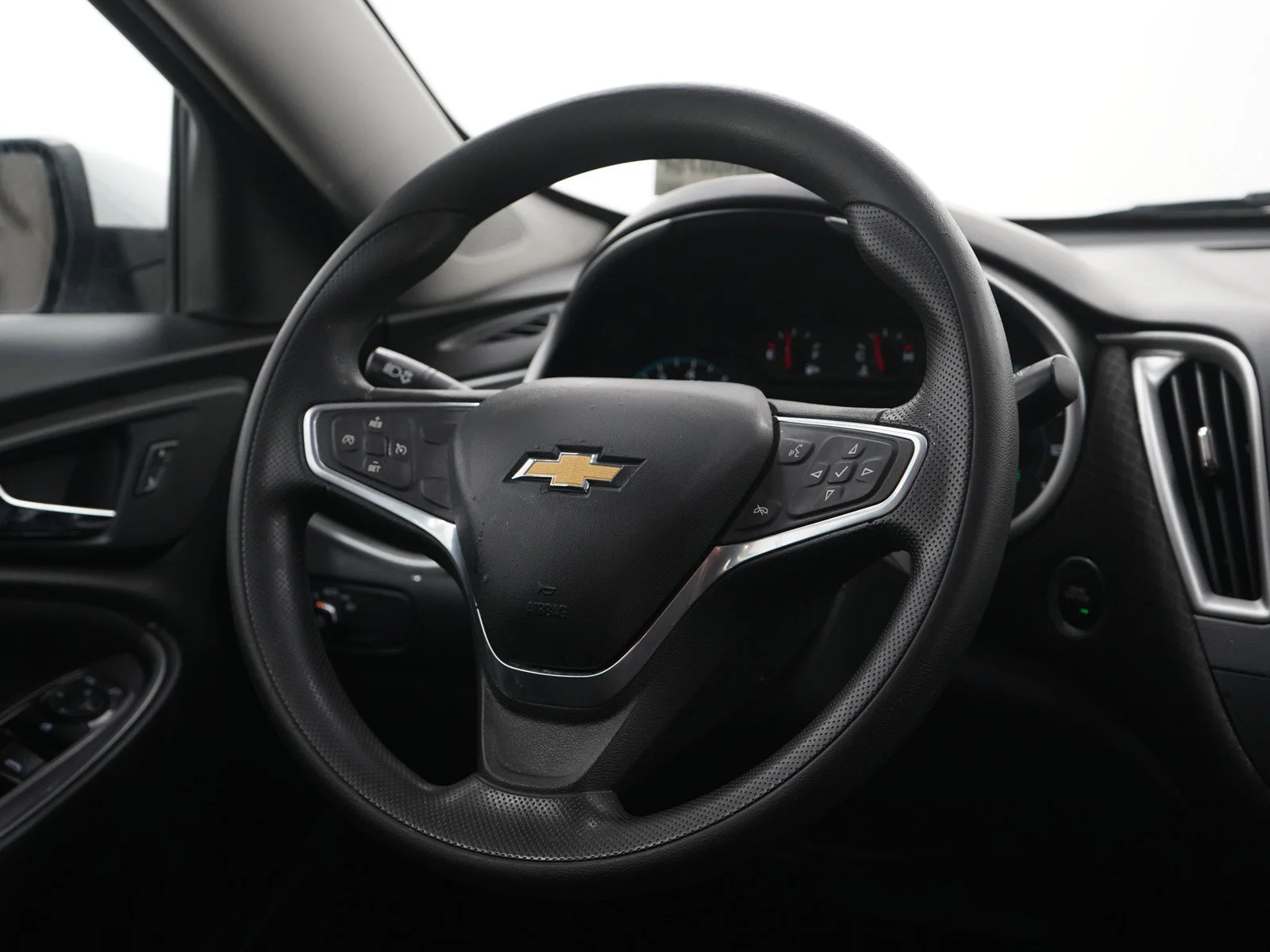 Used 2022 Summit White Chevrolet LT image 14