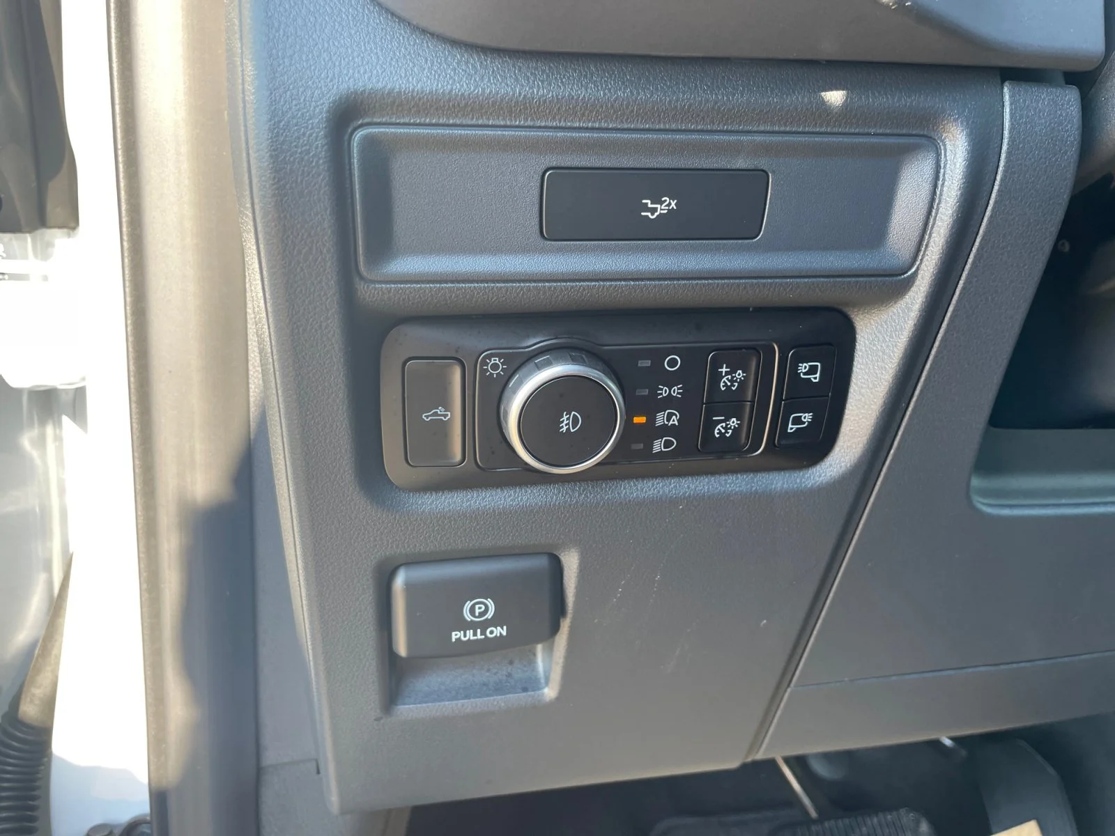 New 2026 Oxford White Ford XLT image 16