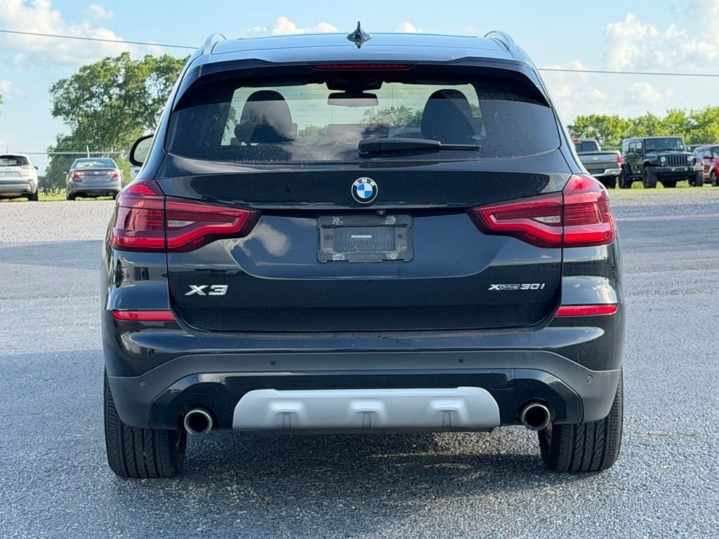Used 2021 Black BMW xDrive30i image 6