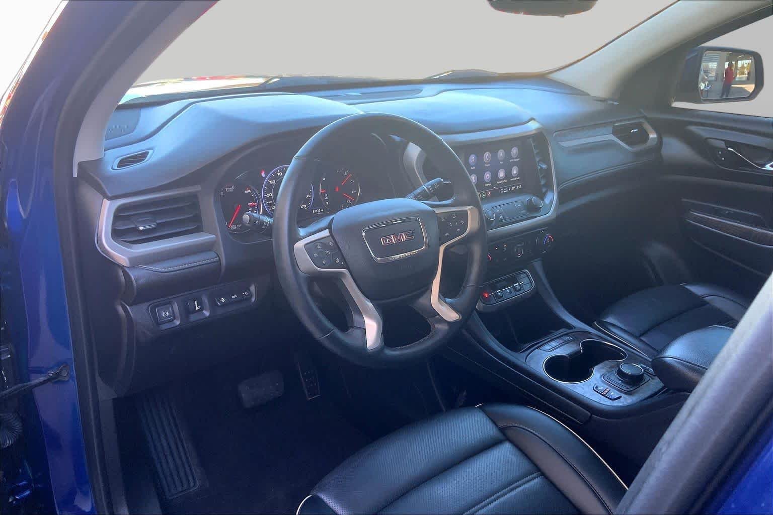 Used 2023 Ultra Blue Metallic GMC Denali image 18