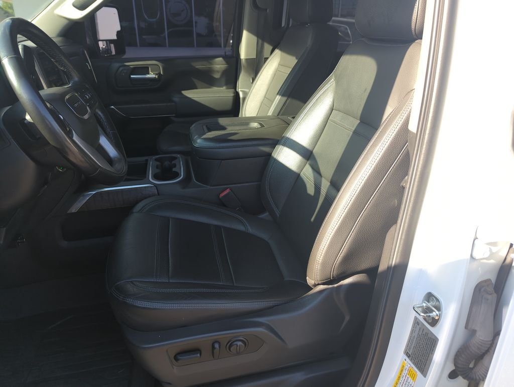 Used 2021 White GMC Denali image 11