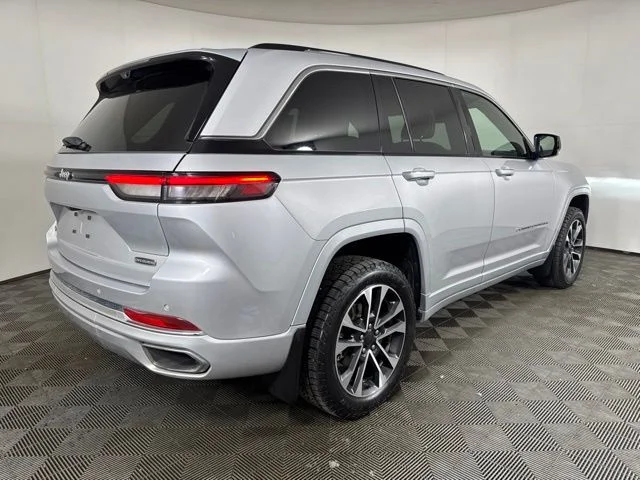 Used 2022 Silver Zynith Jeep Overland image 3