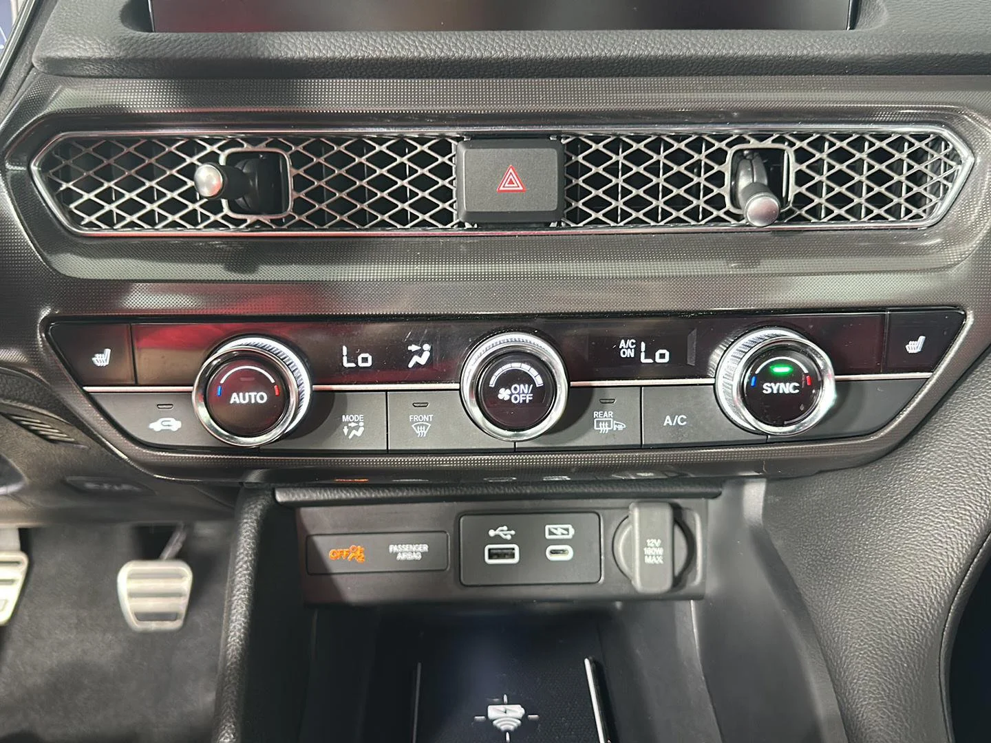 Used 2024 Liquid Carbon Metallic Acura w/Tech w/A-SPEC image 18