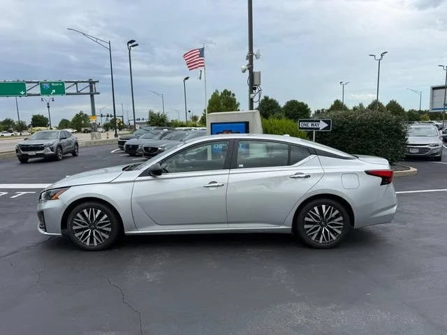 Used 2024 Silver Nissan 2.5 SV image 2
