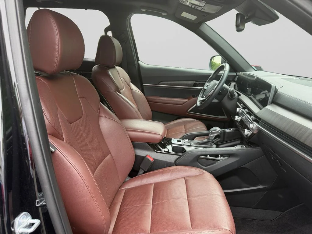 Used 2024 Black Kia EX image 17