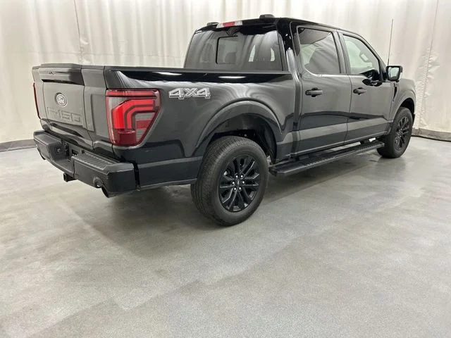 Used 2026  Ford Lariat image 4
