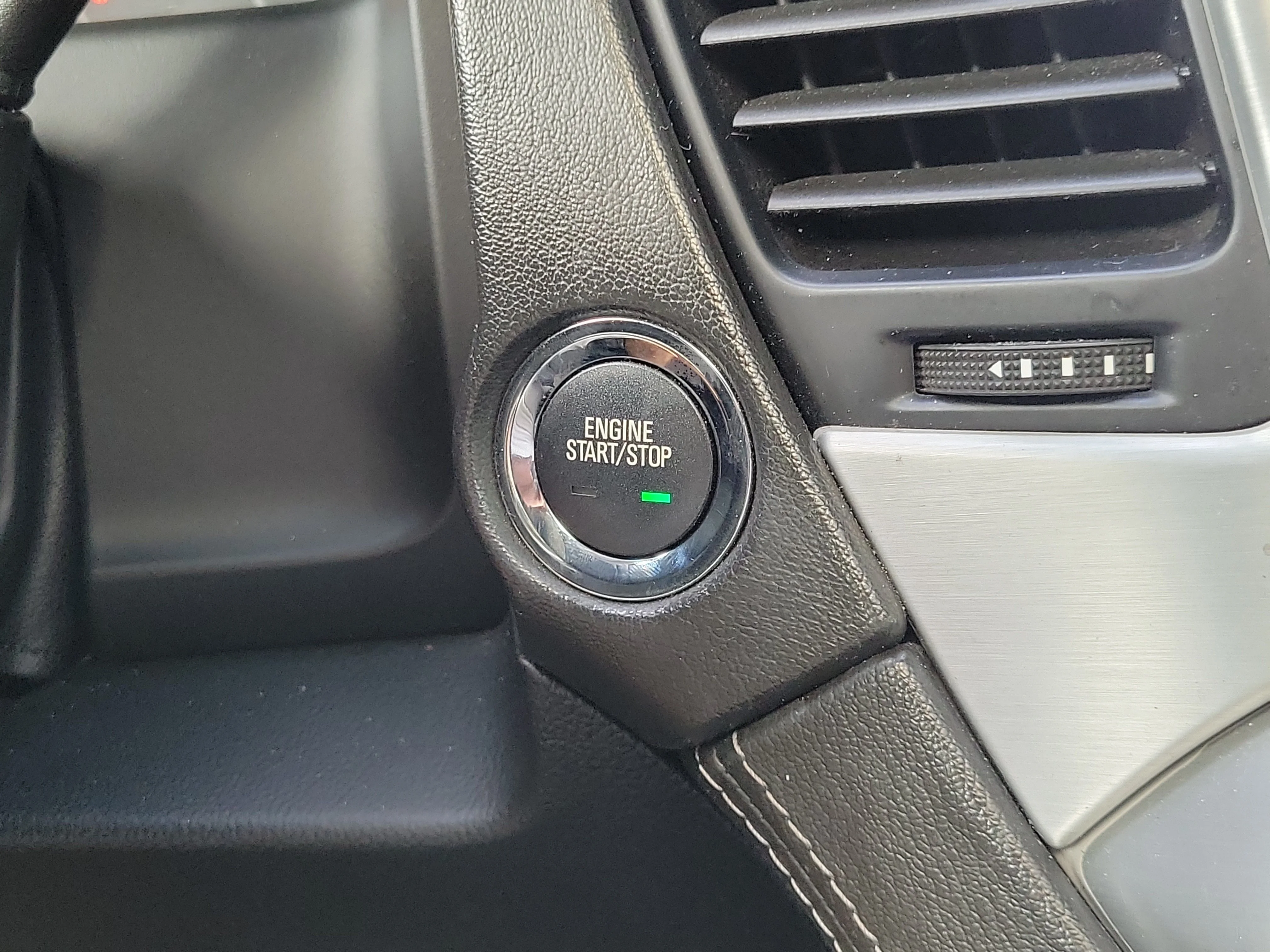 Used 2020 Quicksilver Metallic GMC SLT image 26