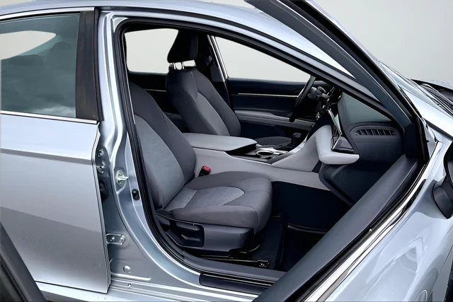 Used 2023 Silver Toyota LE image 26