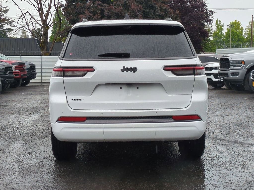 New 2026 Bright White Clear-Coat Exterior Paint Jeep Limited image 6