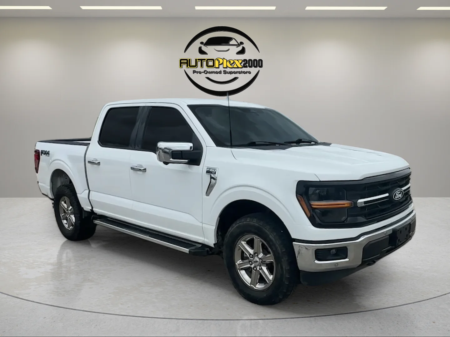 Used 2024 White Ford XLT image 1
