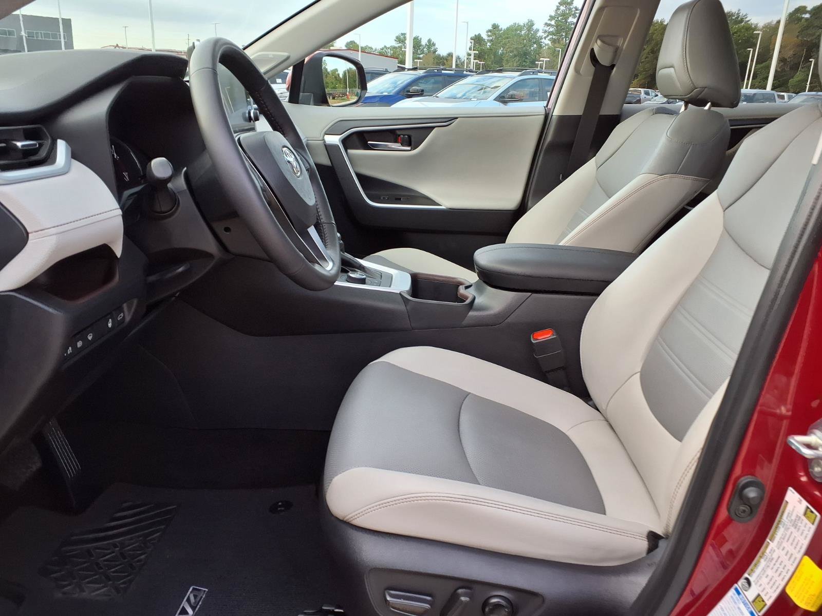 Certified Used 2022 Pearl Toyota Limited image 18