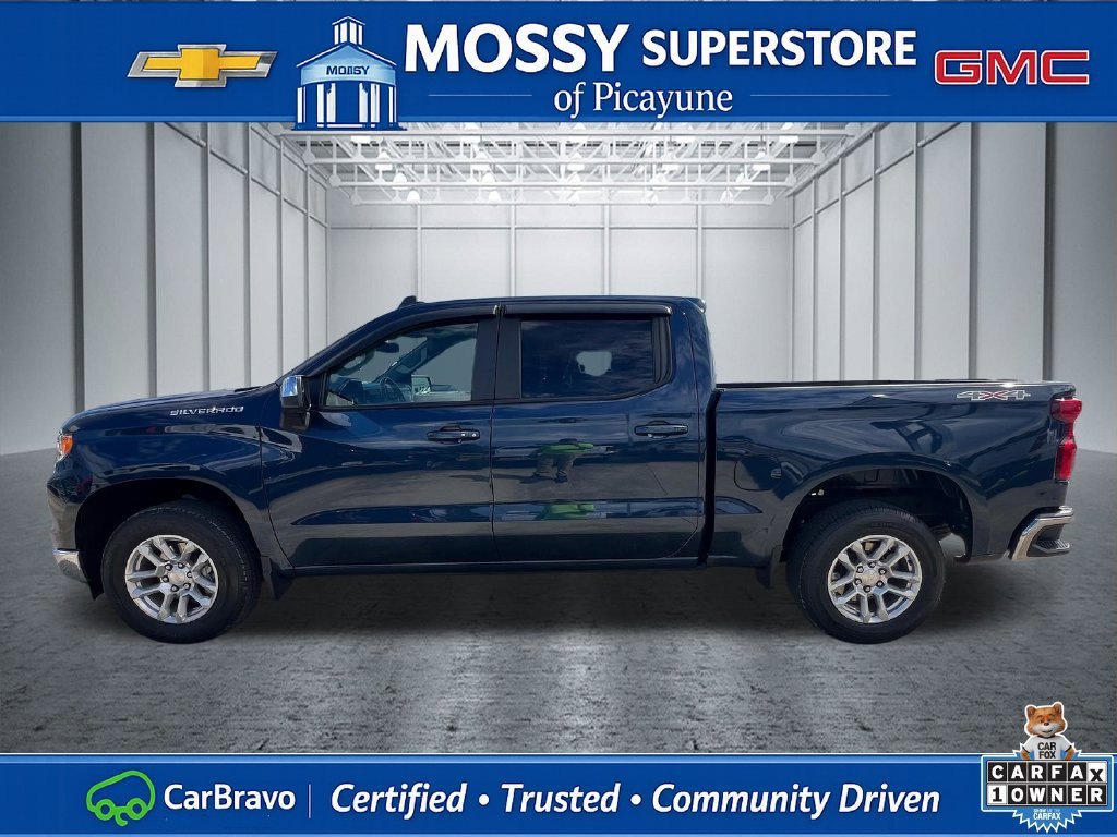 2023 Chevrolet Silverado 1500 LT - Photo 3