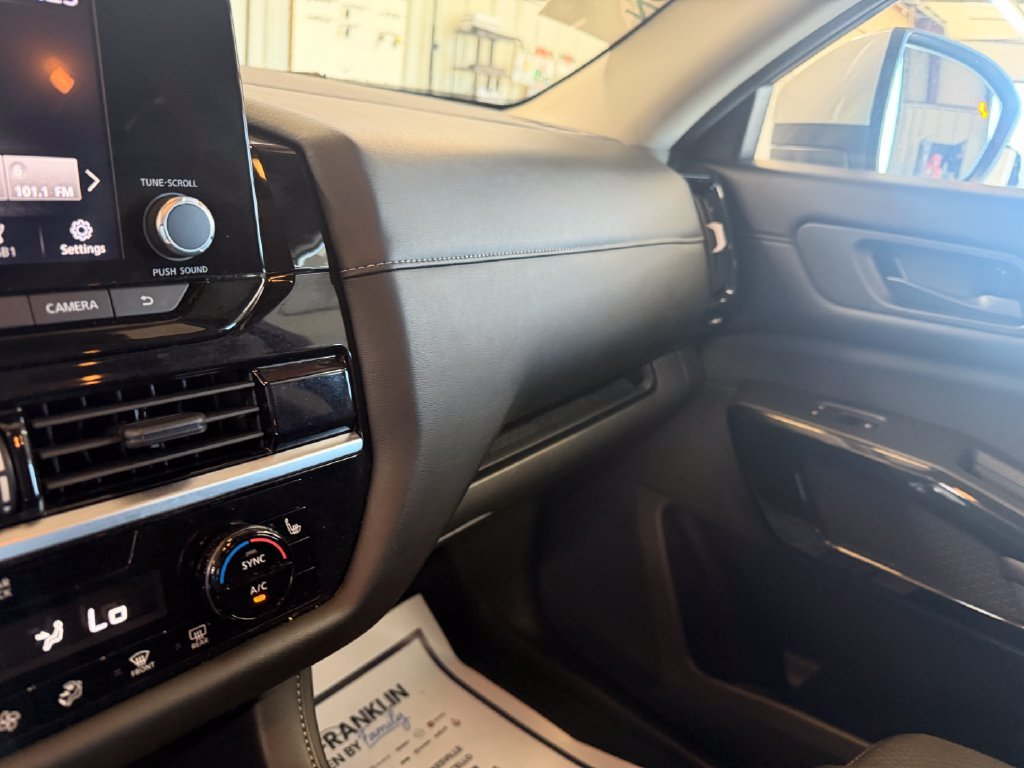 Used 2025 Silver Nissan SV image 13