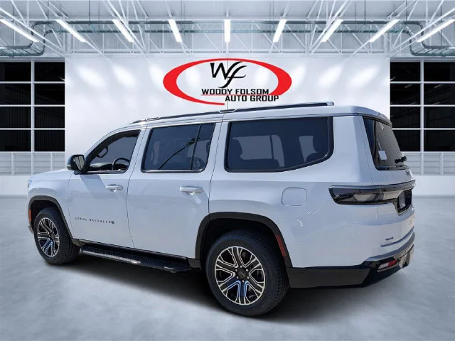 New 2027 White Jeep  image 5