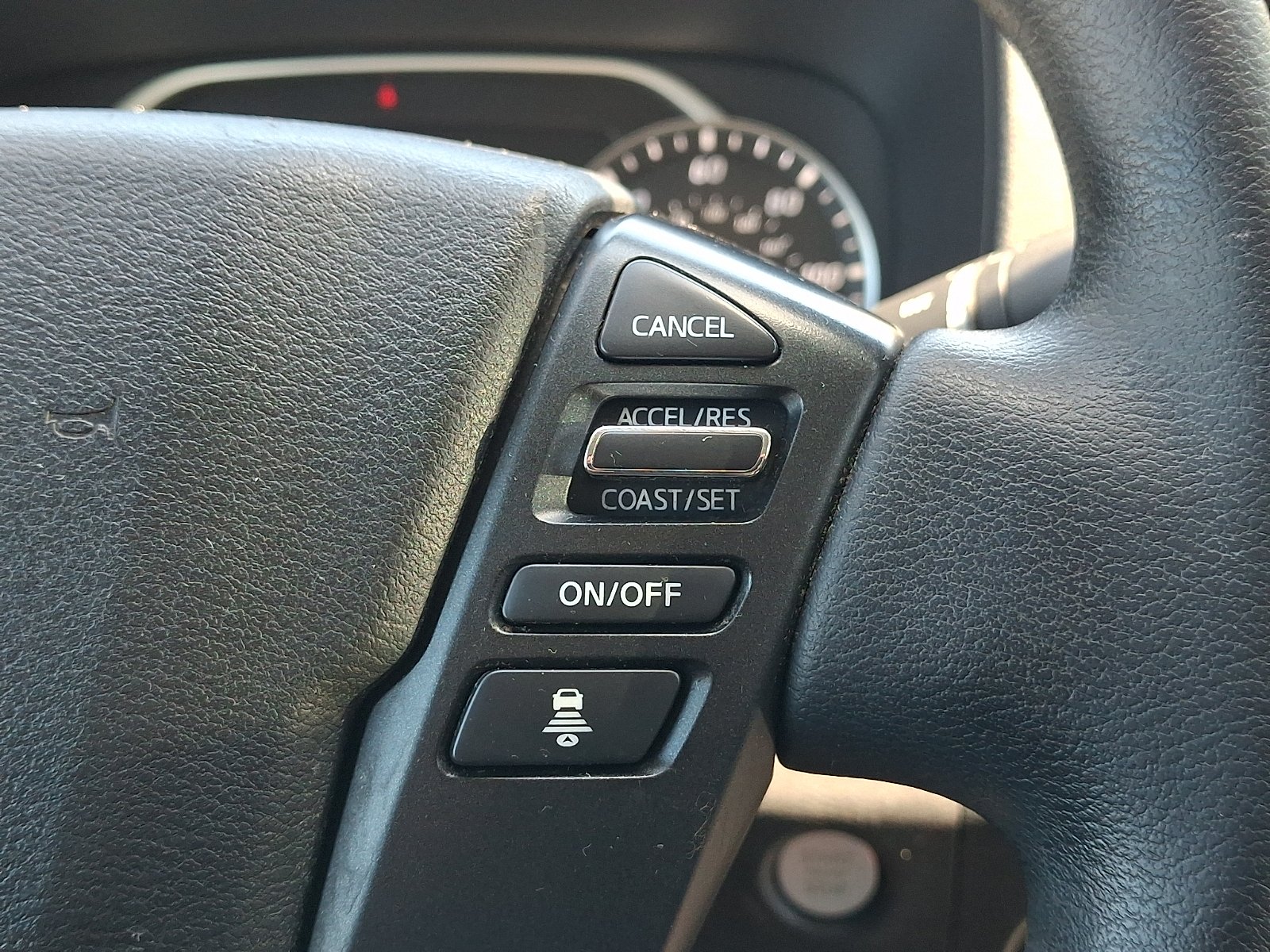 Used 2022 Glacier White - QAK Nissan King Cab S 4x4 image 21
