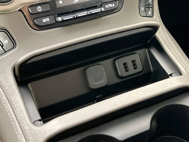Used 2019 White GMC Denali image 21