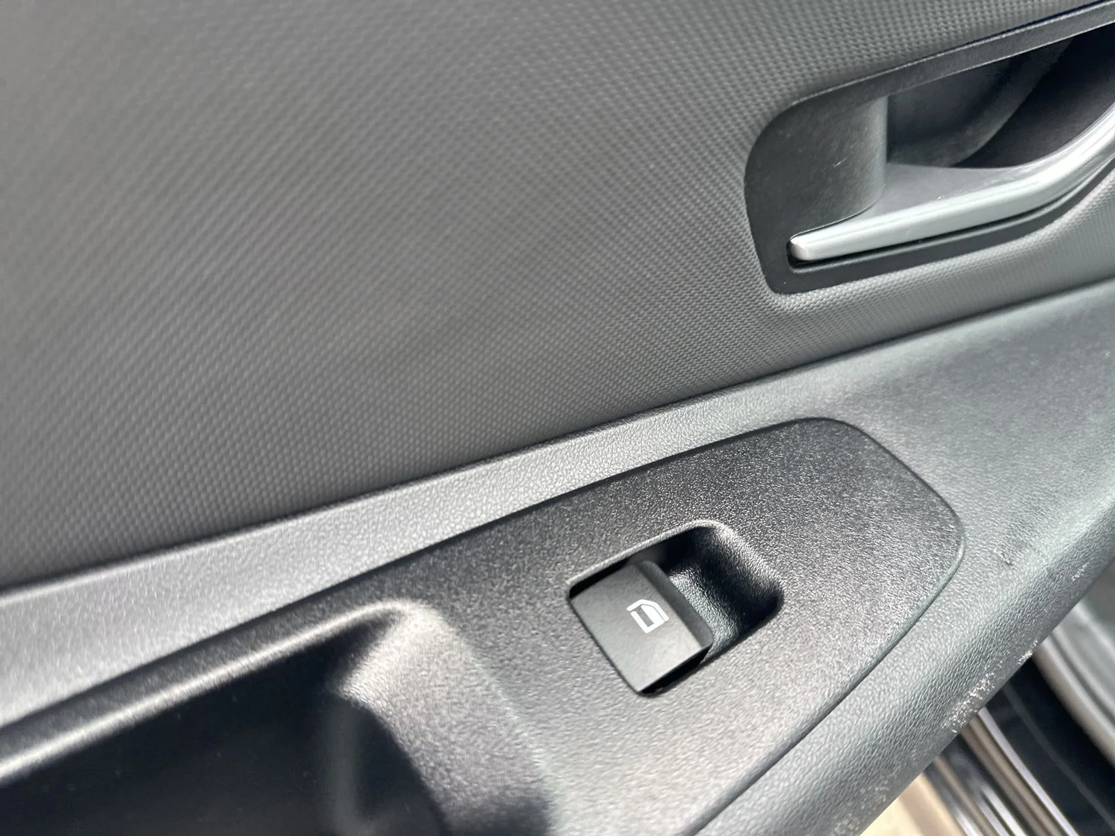 Used 2023 Black Hyundai SEL image 18