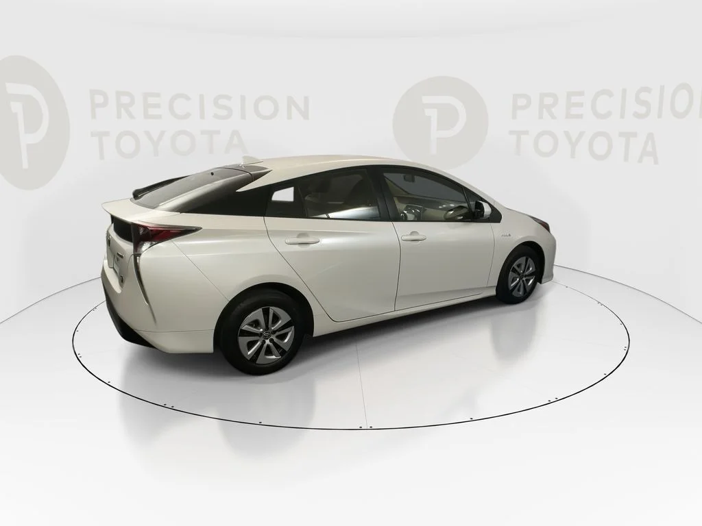 Used 2016 Blizzard Pearl Toyota Three image 21