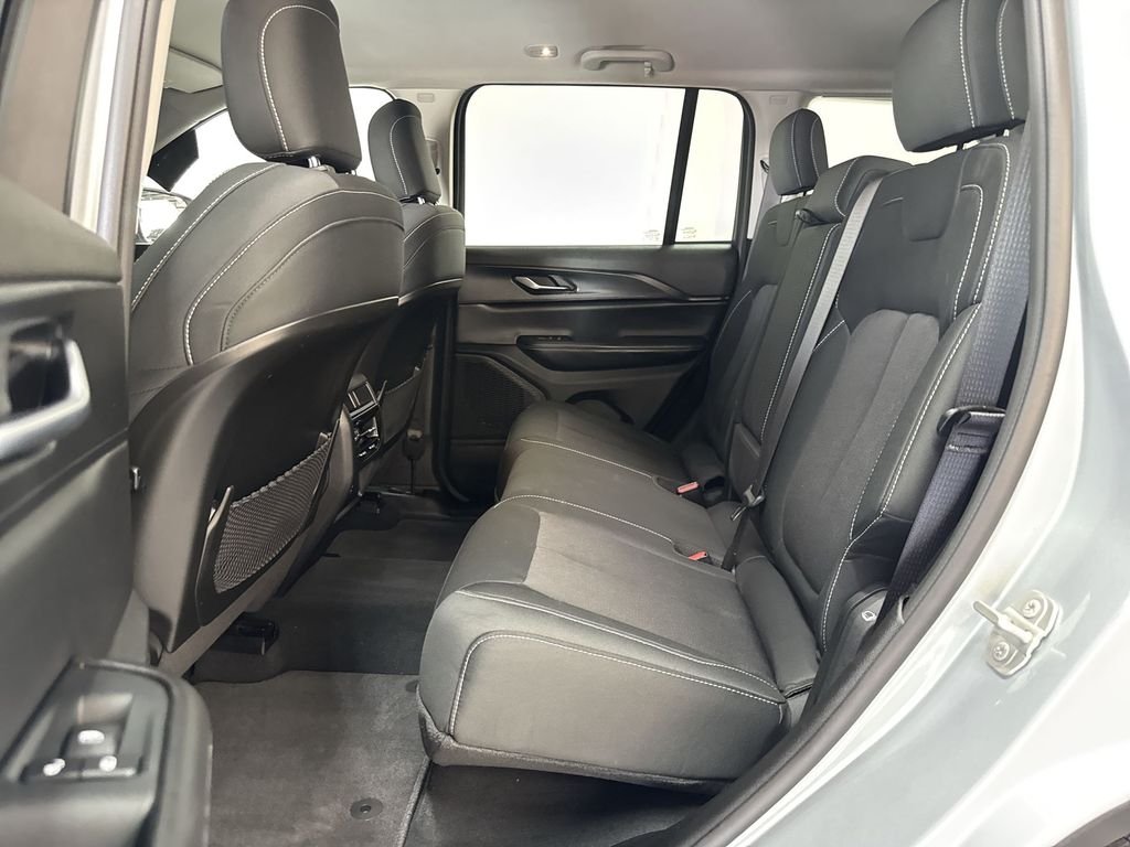 Used 2023 Silver Jeep Laredo image 16