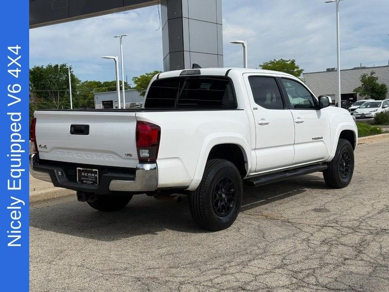 Used 2022 White Toyota SR5 image 3