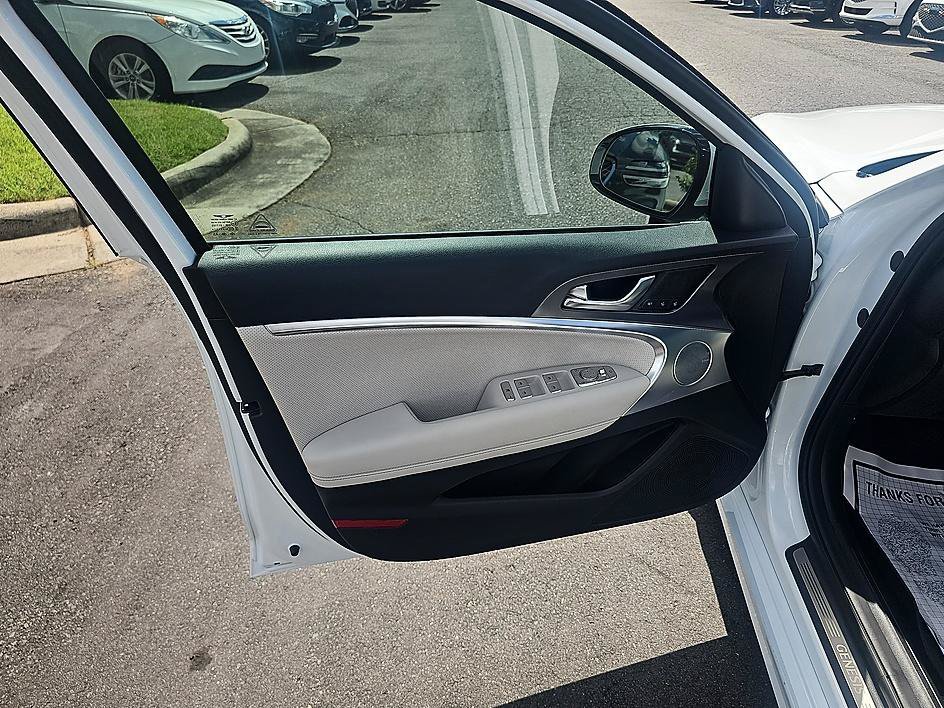 Used 2025 Alta White Genesis 2.5T image 10