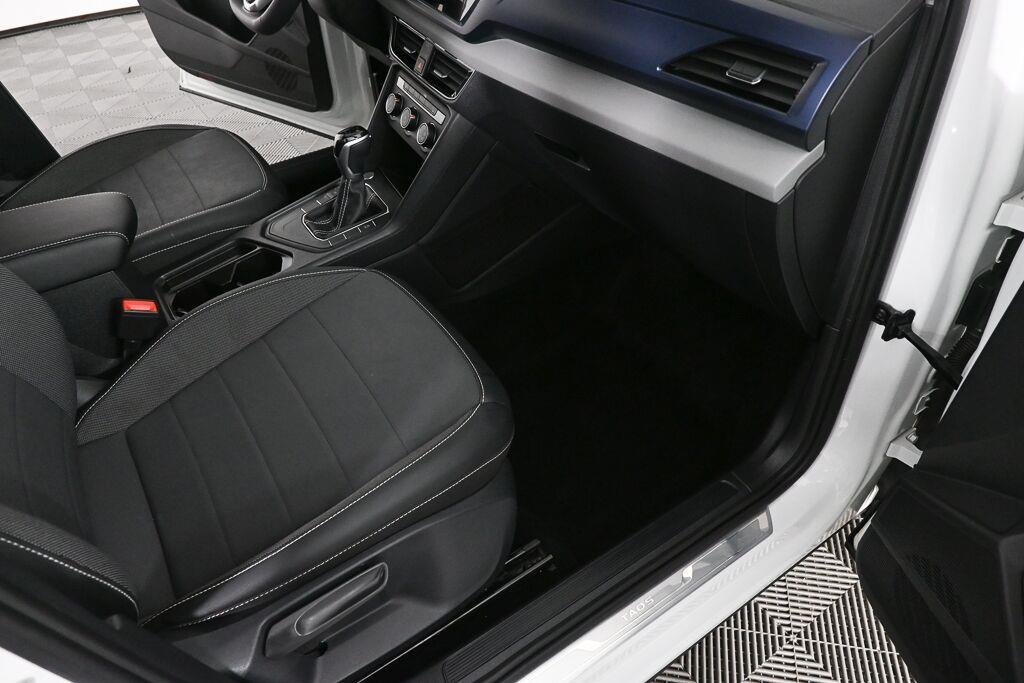 Used 2022 Pure White Volkswagen SE image 21