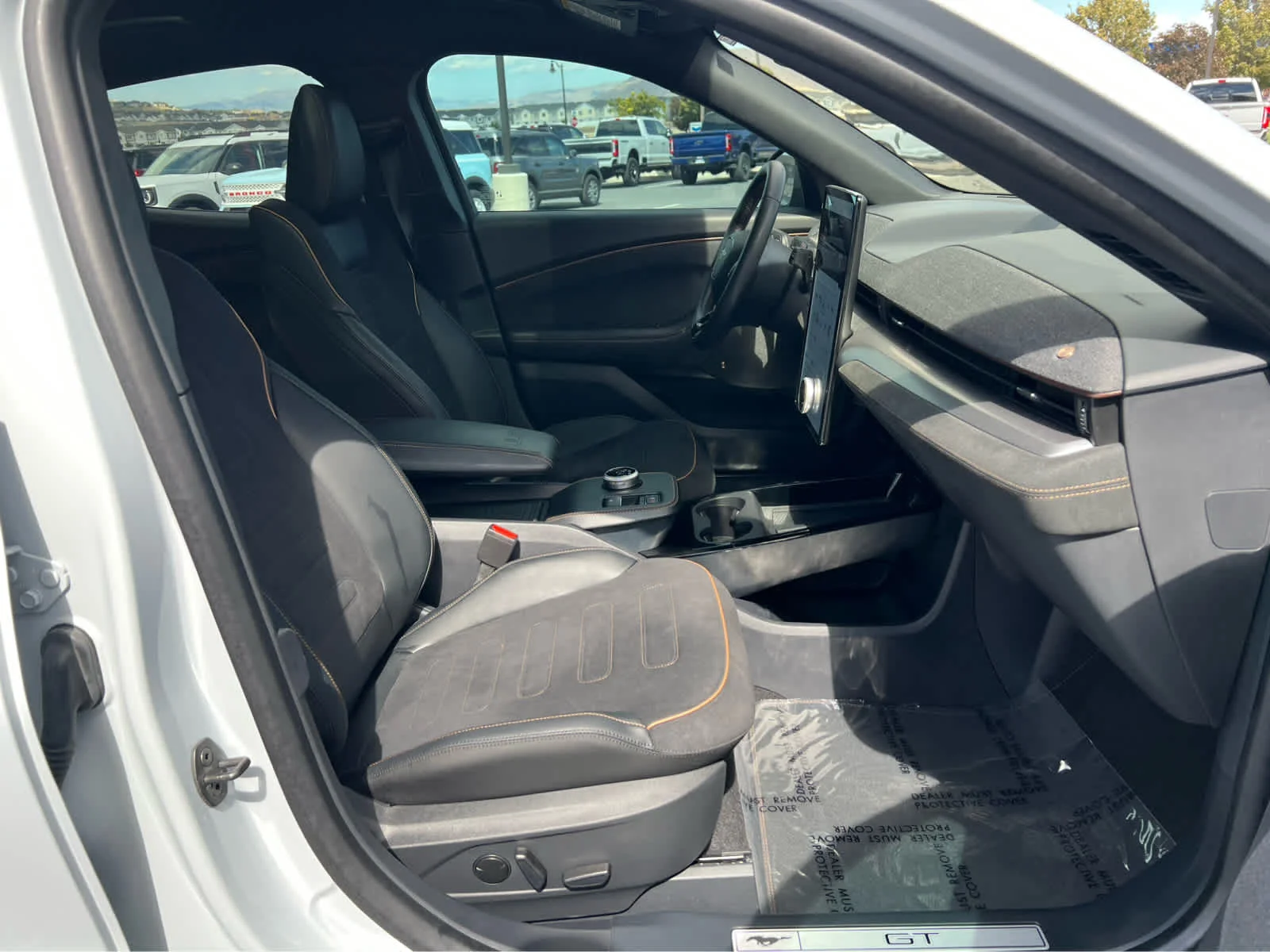 Used 2023 Space White Metallic Ford GT image 17