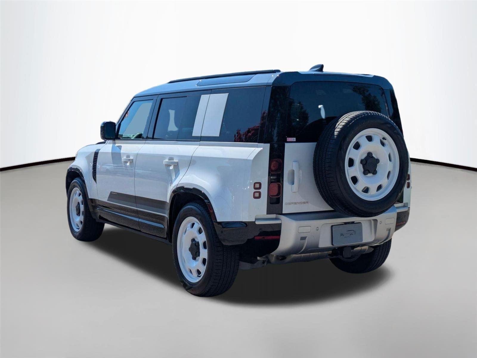Used 2025 Fuji White Land Rover S image 7