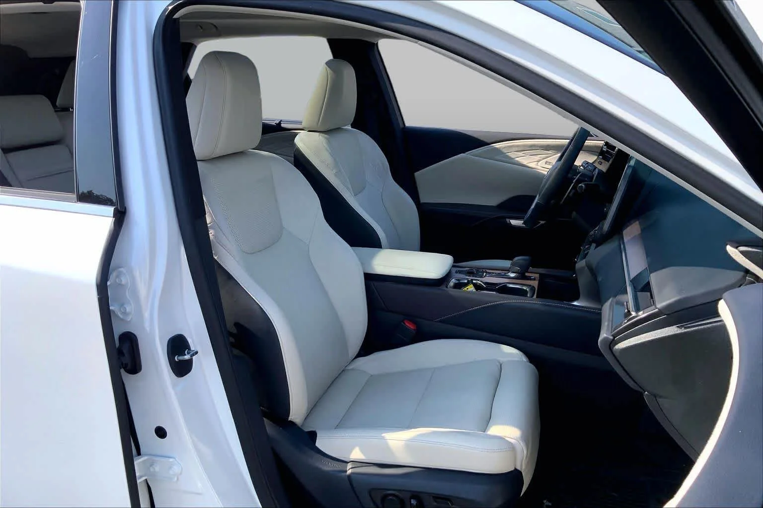 Certified Used 2026 Eminent White Pearl Lexus Luxury image 9