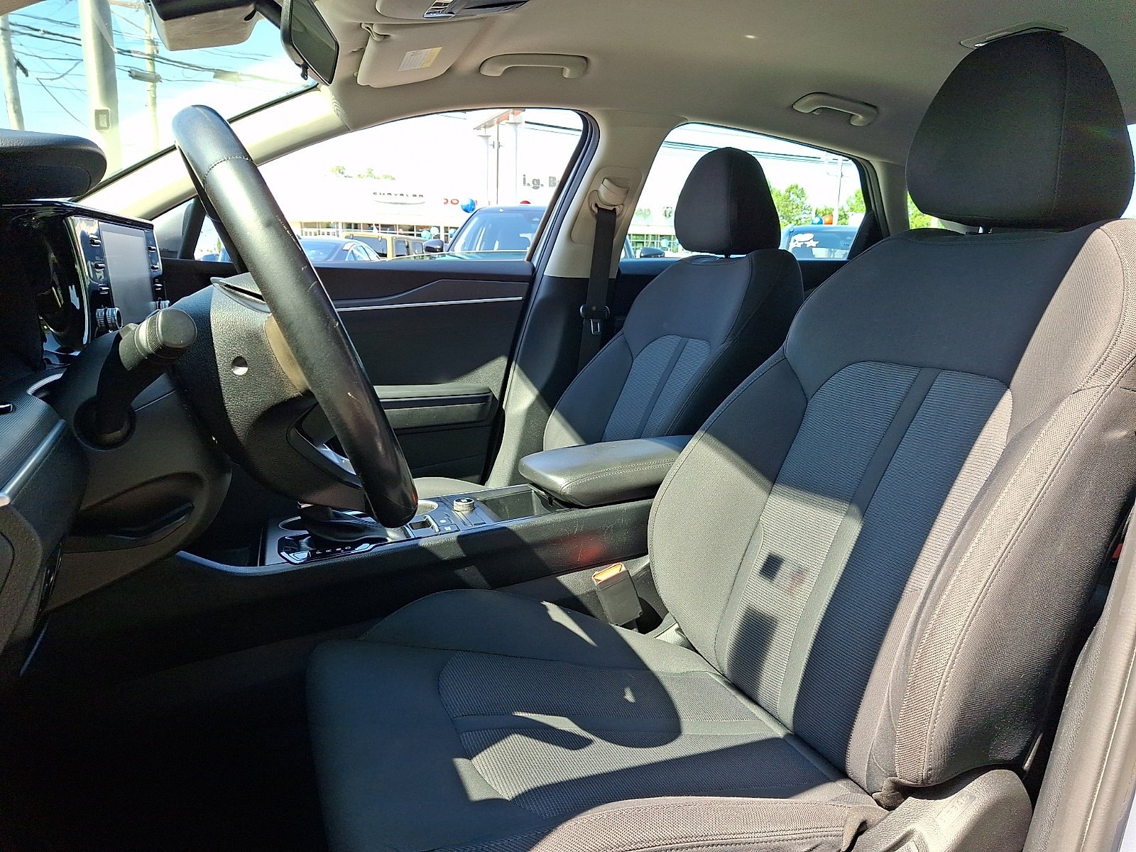 Used 2022 Everlasting Silver Kia LXS image 12