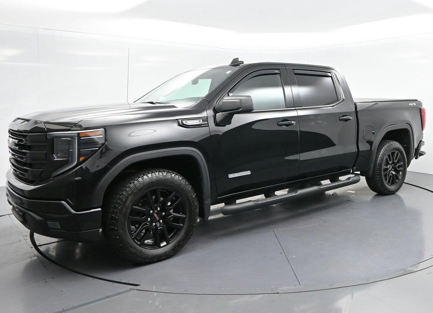 Used 2025 Onyx Black GMC Elevation image 7