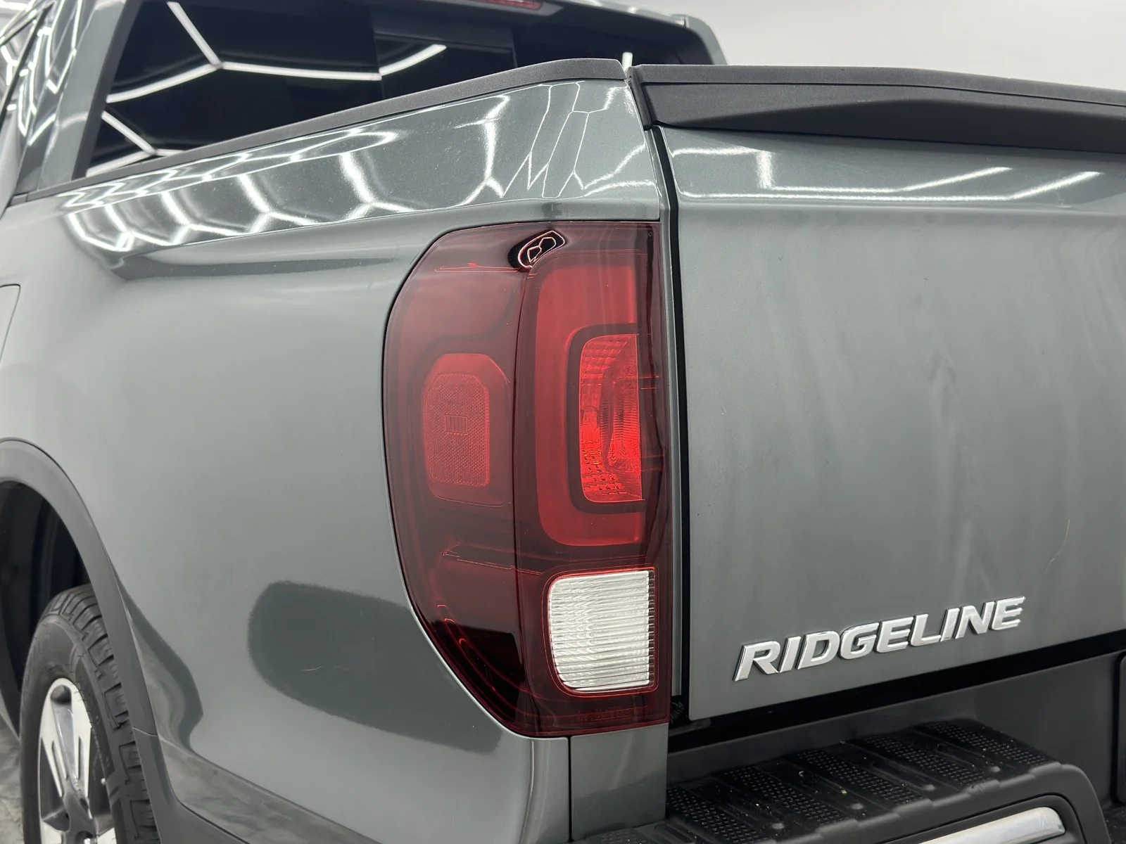 Used 2019 Forest Mist Metallic Honda RTL-T AWD image 52
