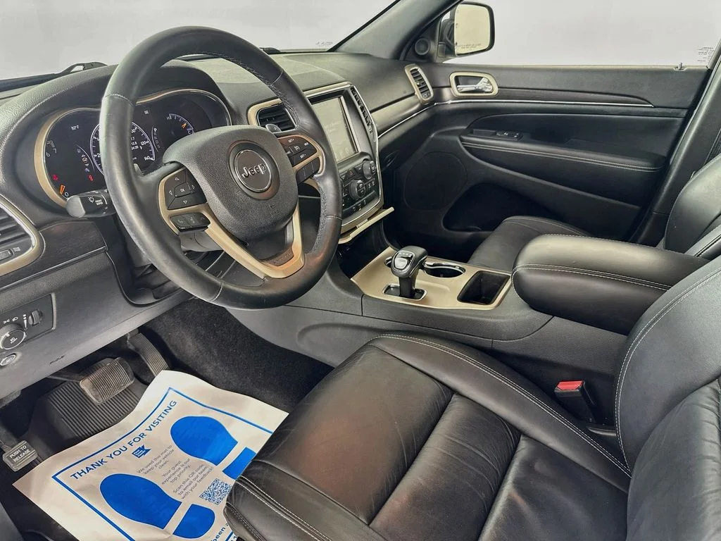 Used 2014 Bright White Clearcoat Jeep Limited image 10
