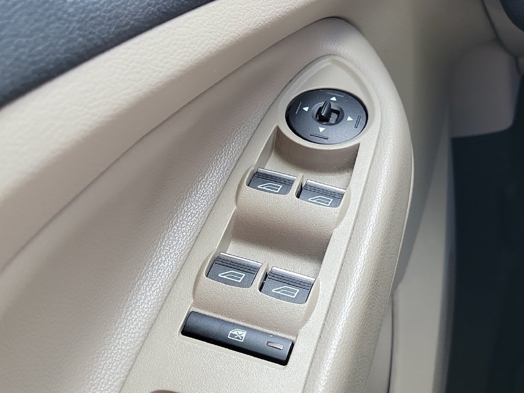 2019 Ford Escape SE - Photo 19