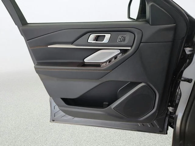 New 2026 Carbonized Gray Metallic Ford Tremor® image 53
