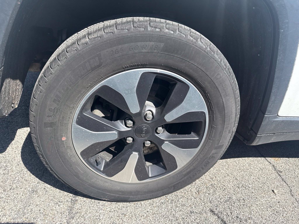 Used 2023 White Jeep 4xe image 4