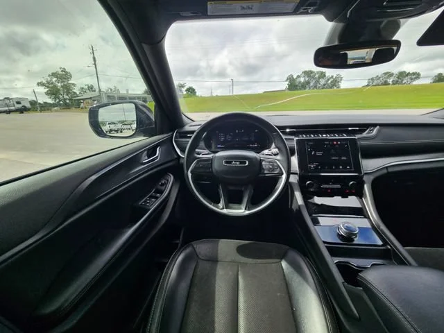Used 2024 White Jeep Altitude image 13