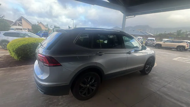 Used 2024 Silver Volkswagen 2.0T SE image 5