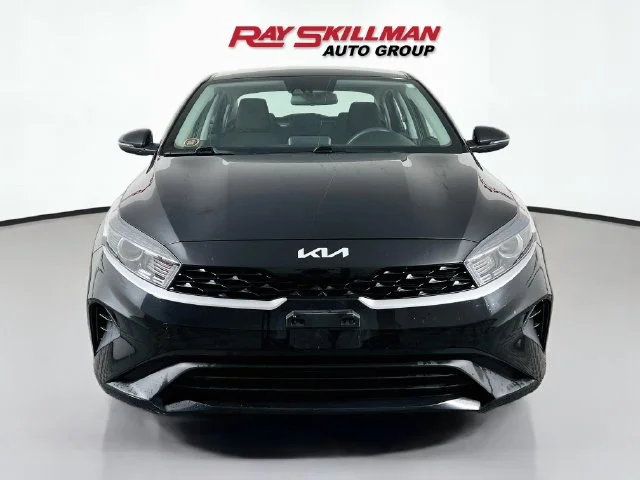 Used 2023 Black Kia LXS image 2