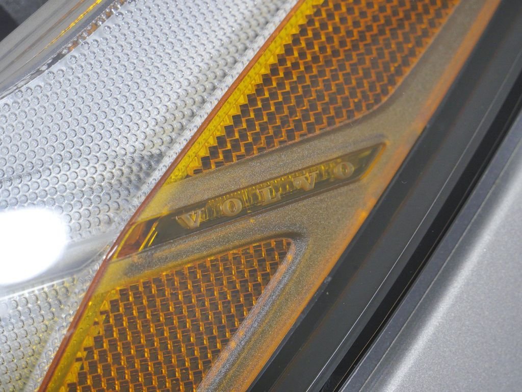 Used 2023 Silver Volvo Ultimate image 5
