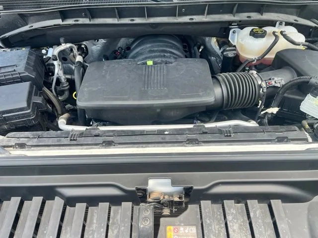 Used 2024 Summit White GMC Elevation image 30
